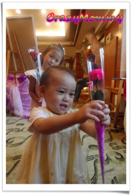 好友們終於結婚囉！