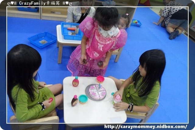 ↝ 大手牽小手 ↜親子館趴趴走之開始分齡化的南港親子館