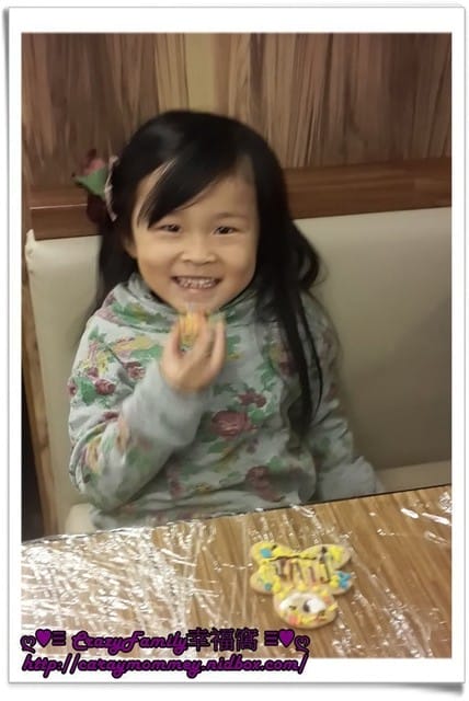 ✁ 聖誕節DIY ✁ 薑餅人裝飾+DIY聖誕樹卡片+DIY聖誕棒棒糖 - 第17張圖 ✁ 聖誕節DIY ✁ 薑餅人裝飾+DIY聖誕樹卡片+DIY聖誕棒棒糖