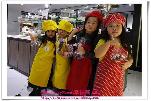 ├ 牛寶體驗趣 ┤小小巧克力師之Chocolate World 創意巧克力繪畫DIY體驗 - 第25張圖 ├ 牛寶體驗趣 ┤小小巧克力師之Chocolate World 創意巧克力繪畫DIY體驗