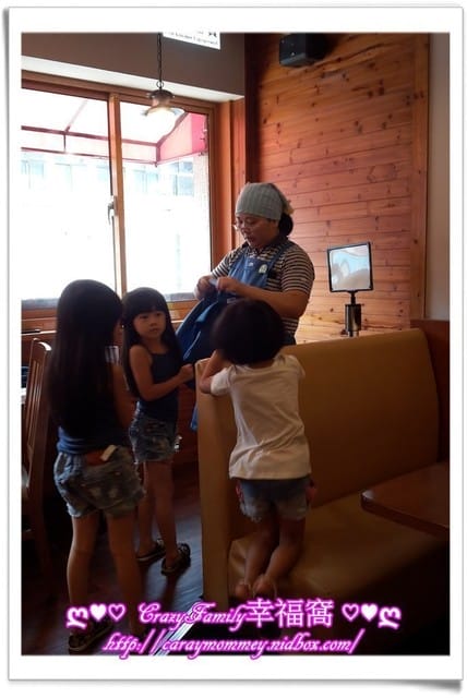 ├ 牛寶體驗趣 ┤Mos小小店長做漢堡