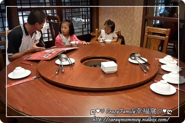 ☆★♨美食饗宴♨★☆【台中】老舅的家鄉味之東北酸菜白肉鍋 - 第3張圖 ☆★♨美食饗宴♨★☆【台中】老舅的家鄉味之東北酸菜白肉鍋