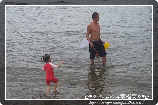 ├ 家庭玩水樂 ┤ 野柳玩水抓螃蟹 - 第13張圖 ├ 家庭玩水樂 ┤ 野柳玩水抓螃蟹
