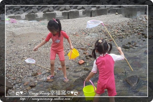 ├ 家庭玩水樂 ┤ 野柳玩水抓螃蟹 - 第4張圖 ├ 家庭玩水樂 ┤ 野柳玩水抓螃蟹