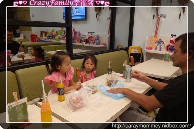 ஐ 親子旅行住宿推薦 ஐ 【台南北區】有孩子們喜愛的溜滑梯、球池∞傑克堡親子旅館∞近台南花園夜市