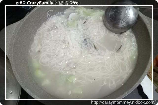 ღ♥♡ 2017-0926 ♡♥ღ 新菜色～西洋芹炒肉羹
