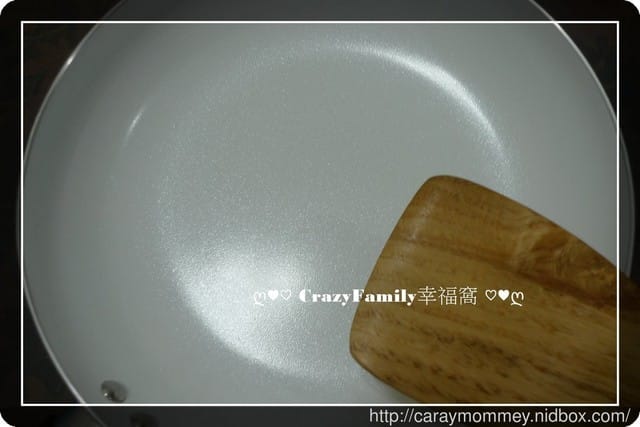 ☆ 開箱體驗 ☆ Color Cook 玫紅白陶瓷不沾鍋具組 - 第9張圖 ☆ 開箱體驗 ☆ Color Cook 玫紅白陶瓷不沾鍋具組