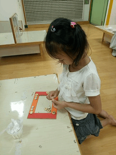 ↝ 大手牽小手 ↜親子館趴趴走之DIY相框體驗◎131Fun心玩◎ - 第8張圖 ↝ 大手牽小手 ↜親子館趴趴走之DIY相框體驗◎131Fun心玩◎