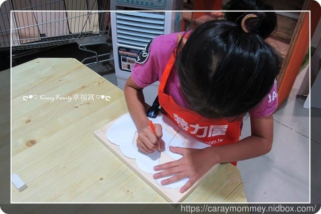 不給糖就搗蛋ε特力屋手創空間親子DIY手作課程萬聖節南瓜燈討糖盒 - 第15張圖 不給糖就搗蛋ε特力屋手創空間親子DIY手作課程萬聖節南瓜燈討糖盒