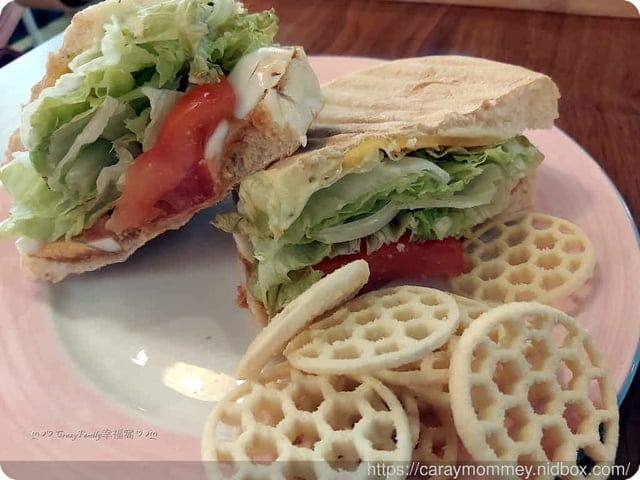 放鬆又療癒的貓小路CAFE二號店,充滿童趣又開心的環境 - 第15張圖 放鬆又療癒的貓小路CAFE二號店,充滿童趣又開心的環境