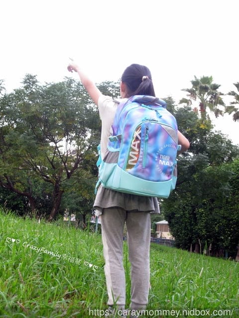 替孩子準備安心安全的護脊書包，一起迎接嶄新的未來，全球護脊書包領導品牌  MAX系列超輕量護脊書包-繽紛霓彩