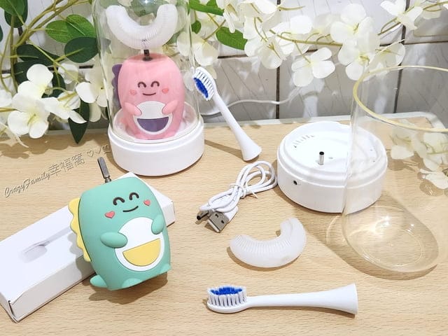 電動牙刷、兒童電動牙刷、兒童牙刷、刷牙、牙齒保健、育兒好物、U型牙刷、U型電動牙刷、U型恐龍造型兒童電動牙刷、NETTEC、尼特客U型恐龍造型兒童電動牙刷、NETTEC尼特客U型恐龍造型兒童電動牙刷、NETTEC尼特客、尼特客NETTEC、矽膠刷頭、360度清潔、美國牙醫協會推薦、造型動動牙刷、造型牙刷、恐龍造型 電動牙刷、電動牙刷 恐龍、兒童 電動牙刷、電動牙刷 兒童
