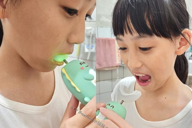 電動牙刷、兒童電動牙刷、兒童牙刷、刷牙、牙齒保健、育兒好物、U型牙刷、U型電動牙刷、U型恐龍造型兒童電動牙刷、NETTEC、尼特客U型恐龍造型兒童電動牙刷、NETTEC尼特客U型恐龍造型兒童電動牙刷、NETTEC尼特客、尼特客NETTEC、矽膠刷頭、360度清潔、美國牙醫協會推薦、造型動動牙刷、造型牙刷、恐龍造型 電動牙刷、電動牙刷 恐龍、兒童 電動牙刷、電動牙刷 兒童