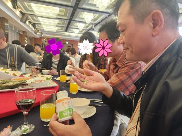 易醣妥苦瓜胜肽評價、聿新生技評價、苦瓜胜肽保健品開箱、聿新生技易醣妥、聿新生技苦瓜胜肽、苦瓜胜肽何時吃、苦瓜胜肽使用心得、苦瓜胜肽飯前吃還是飯後吃、苦瓜胜肽膠囊分享、飲食控制保健品開箱、抑制食慾保健品開箱、減脂控醣必買好物、健檢超標者日常保養、減脂運動、阻斷澱粉吸收推薦、抑制食慾的方法、專利苦瓜胜肽定序19肽、專利柑橘類黃酮、維持醣類正常代謝(鉻)、促進代謝、阻斷吸收、減少食慾、健康維持、調節生理機能、減脂、聿新生技、易醣妥苦瓜胜肽評價、專利苦瓜胜肽定序19肽、長輩日常保健、大餐前保健